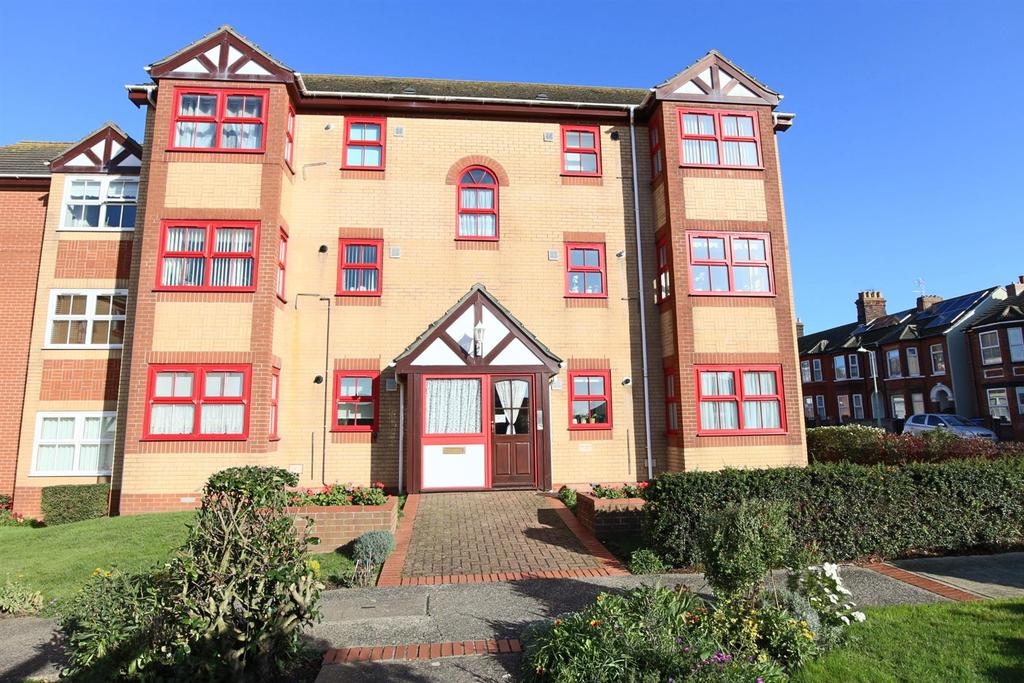 Alexandra Road, Lowestoft 2 bed flat £90,000