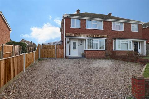 26 Conrad Road, Lowestoft, NR33 8QB