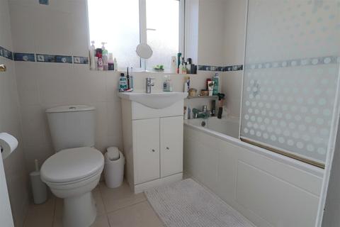 26 Conrad Road, Lowestoft, NR33 8QB