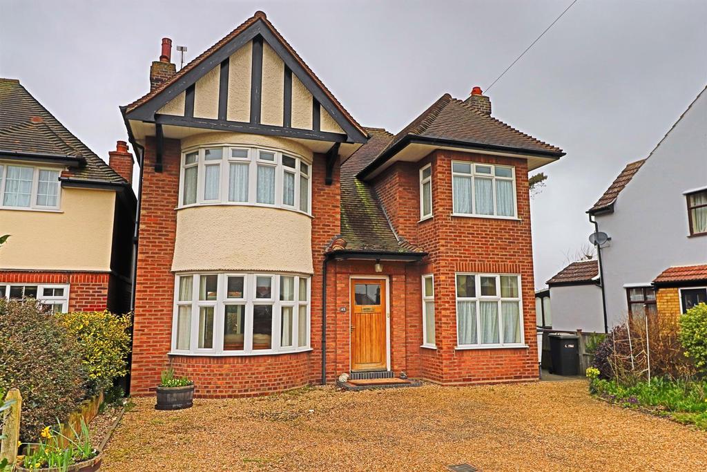 Corton Road, Lowestoft 4 bed detached house £415,000