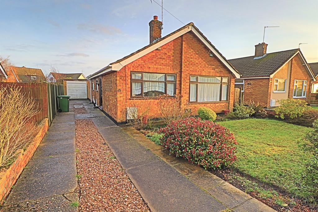 June Avenue, Lowestoft 2 bed detached bungalow £240,000