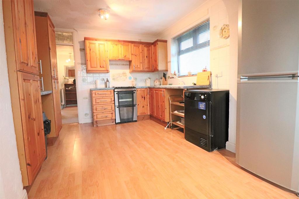 June Avenue, Lowestoft 2 bed detached bungalow £240,000