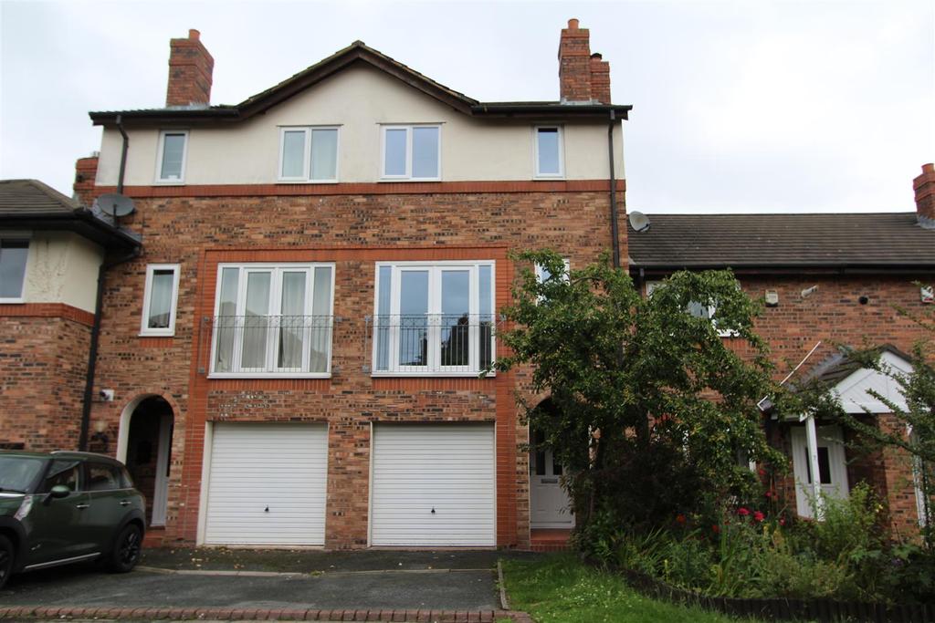 Ash Road, Lymm 4 bed mews £1,195 pcm (£276 pw)