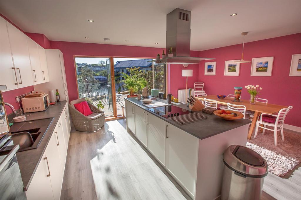 Kitchen 1.jpg
