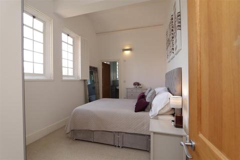 5, Tudor Court The Galleries, Warley, Brentwood, CM14 5FS