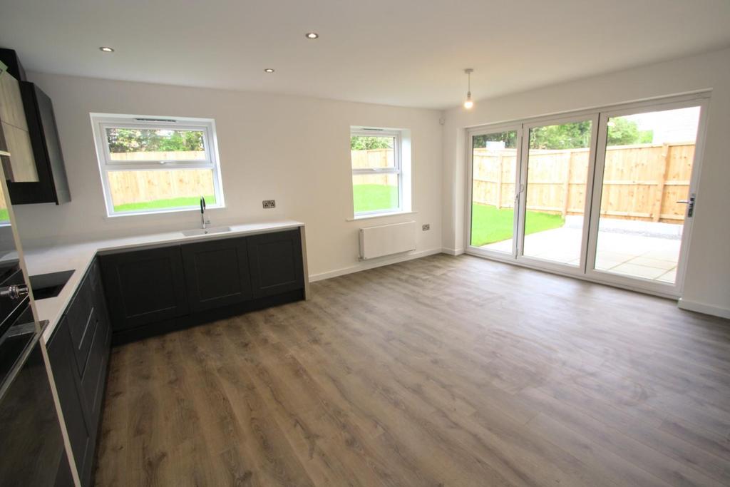 Kitchen/family area