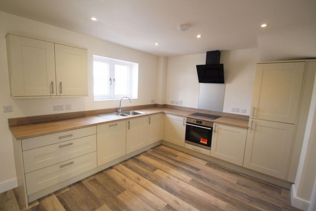 Mill Street, Leominster 3 bed semidetached house £795 pcm (£183 pw)