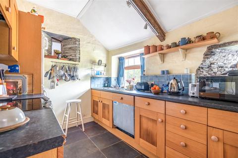 May Cottage Fore Street, Boscastle, PL35 0AU