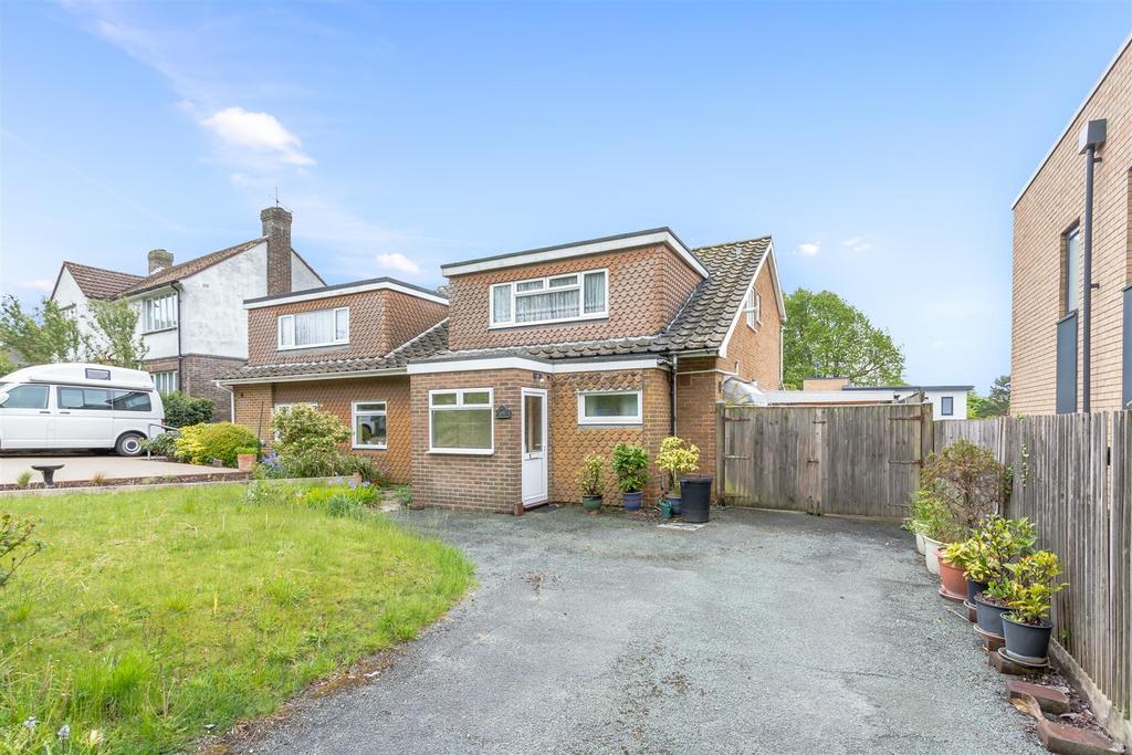 Vale Avenue, Brighton 4 bed semidetached bungalow £550,000