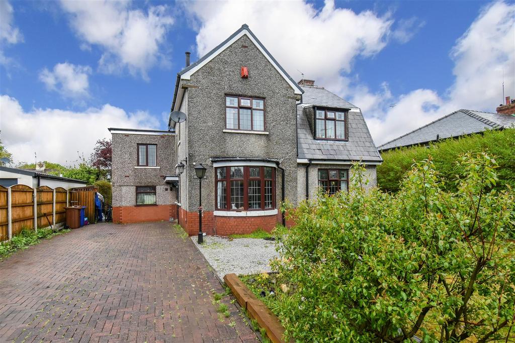 Blackburn Road, Rishton, Blackburn 4 bed detached house £350,000