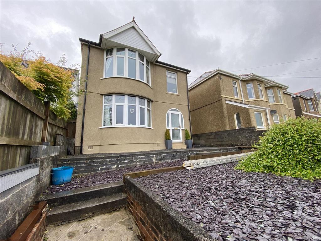 New Road, Ammanford 2 bed detached house £220,000