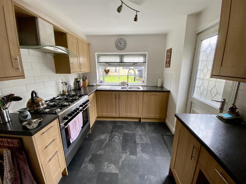 New Road, Ammanford 2 bed detached house £220,000