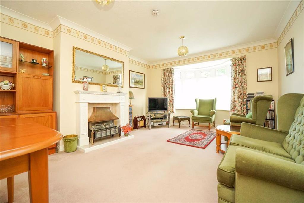 Gatelands Drive, Bexhillonsea, East Sussex 2 bed detached bungalow