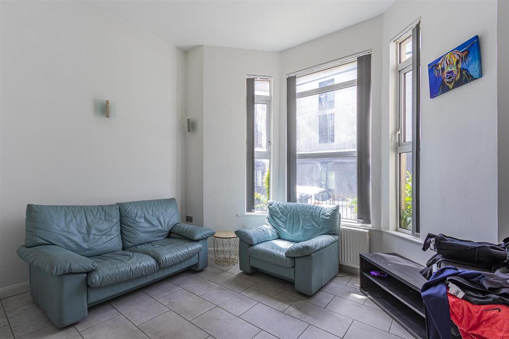 Howard Court 1-7.jpg