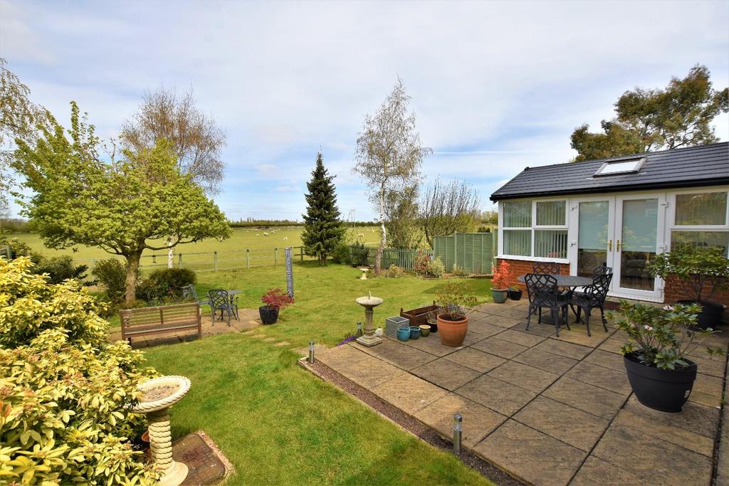 St. Lawrence Way, Tallington, Stamford 4 bed detached house £425,000