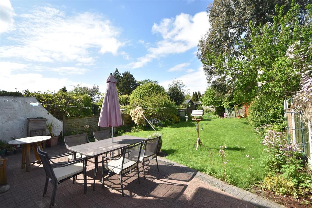 Downham Road North, Heswall, Wirral 3 bed semidetached house £300,000
