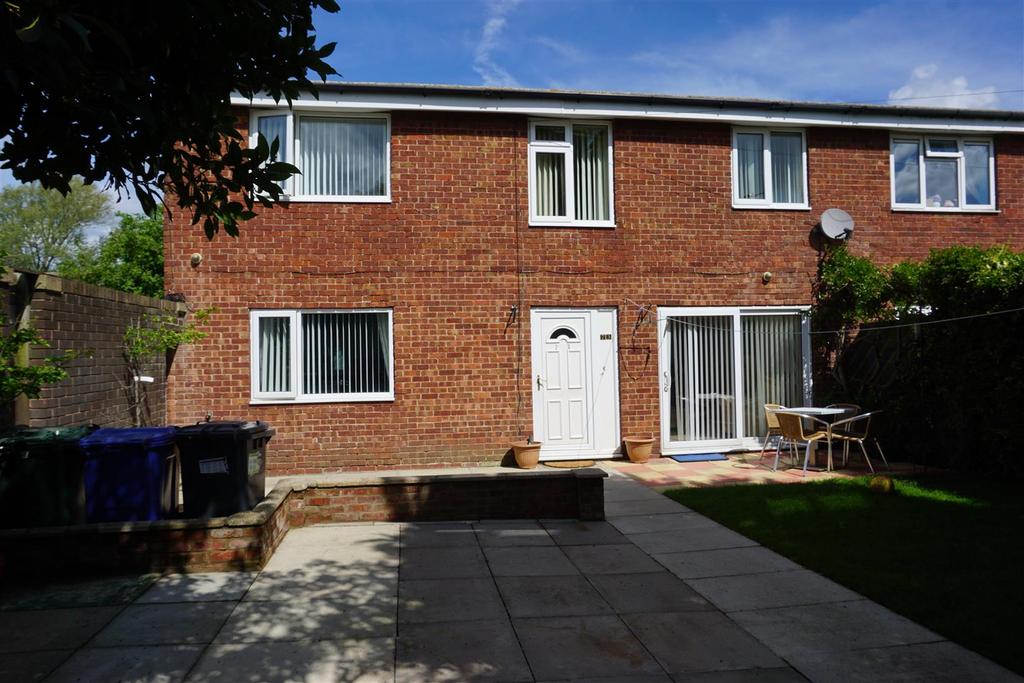 Manor Estate, Toll Bar, Doncaster 3 bed end of terrace house £95,000