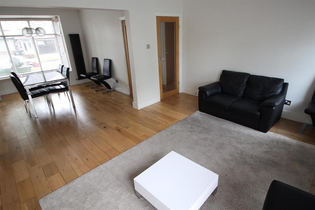 Open Plan Living/Dining Room