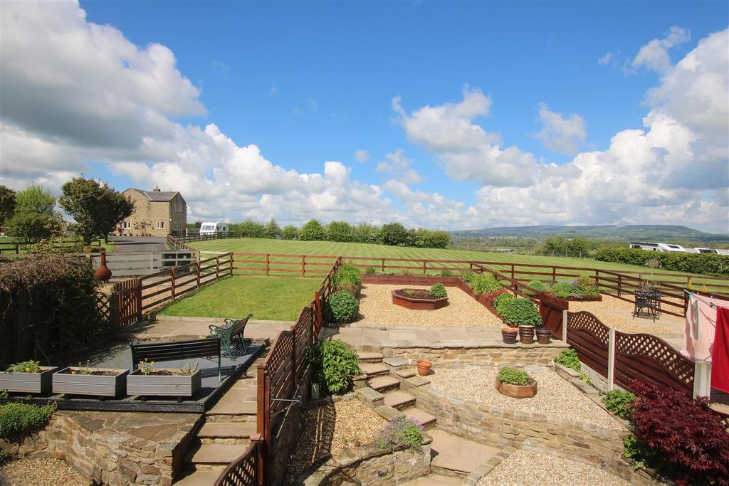Elker Mews, Billington, Clitheroe 2 bed mews £249,950