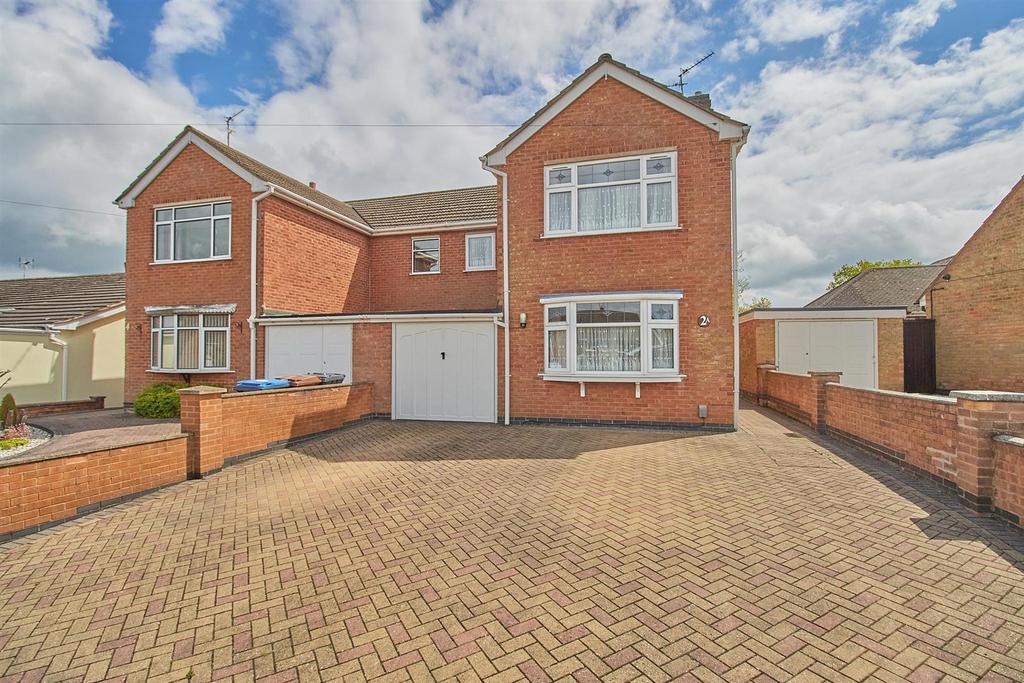 Queensway, Barwell 3 bed semidetached house £235,000