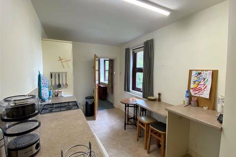 8 Bromwich Road, Worcester, WR2 4AA