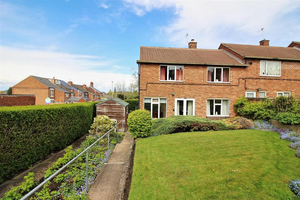 Gibbons Avenue, Stapleford, Nottingham 3 bed end of terrace house £