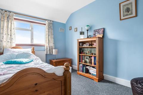 40 Cross Road, Feltham, TW13 6QW