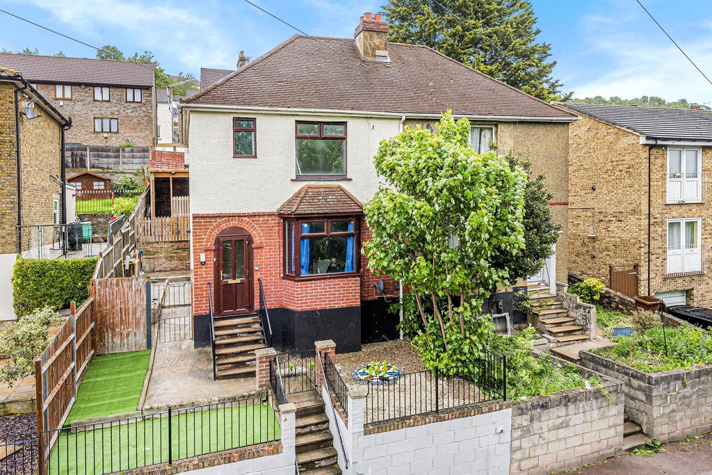 Constitution Road, Chatham 3 bed semidetached house £250,000