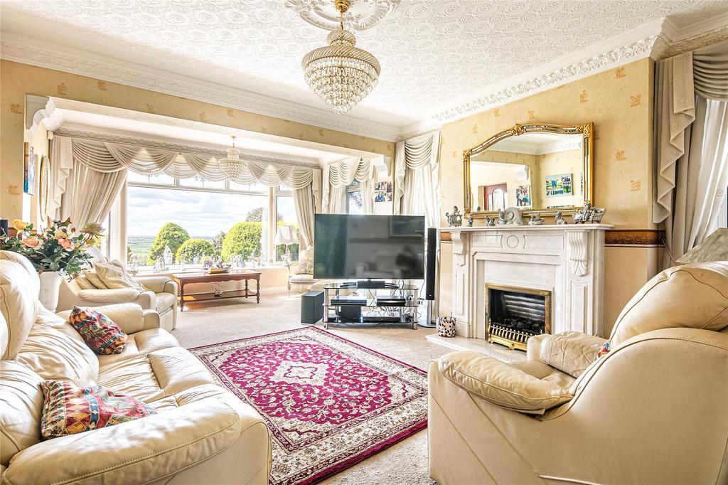 Royds Moor View, Beech Avenue, Brecks, Rotherham, S65 4 bed detached