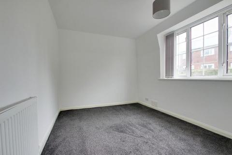 3 bedroom semi-detached house to rent, Blackthorn Place, Newcastle-under-Lyme