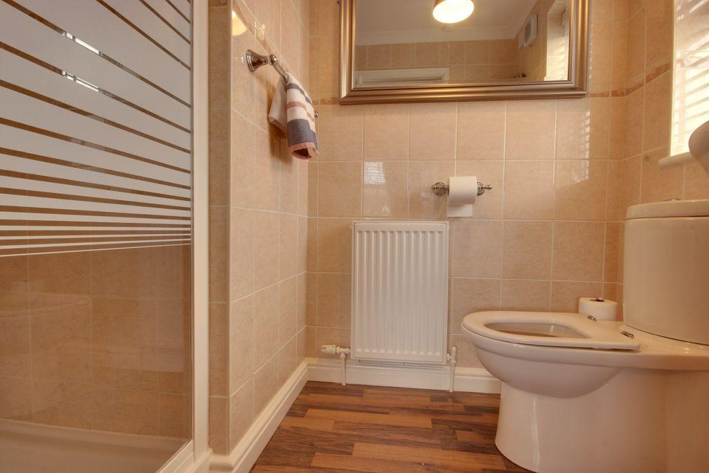 Ensuite to Bed 1