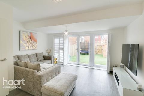 19 Acorn Way, Orpington, BR6 7FG