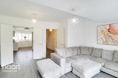 19 Acorn Way, Orpington, BR6 7FG