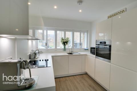 19 Acorn Way, Orpington, BR6 7FG