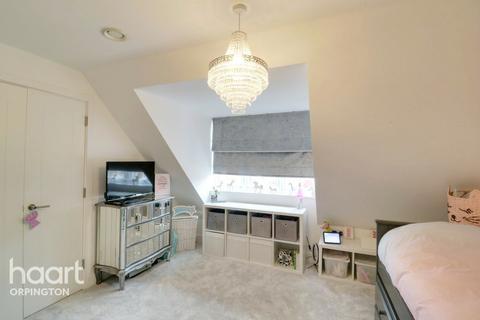 19 Acorn Way, Orpington, BR6 7FG