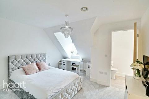 19 Acorn Way, Orpington, BR6 7FG
