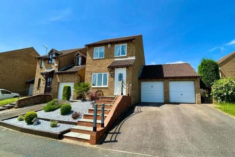 10 Allard Close, Northampton, NN3 5LY
