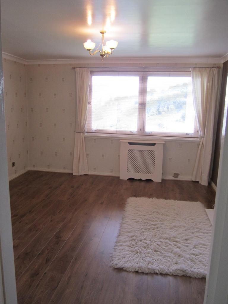 Kirkmuir Drive, Rutherglen, South... 2 bed flat £395 pcm (£91 pw)