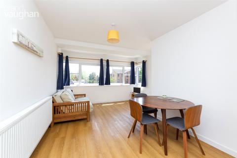 2 bedroom flat to rent, The Drive, Hove, BN3