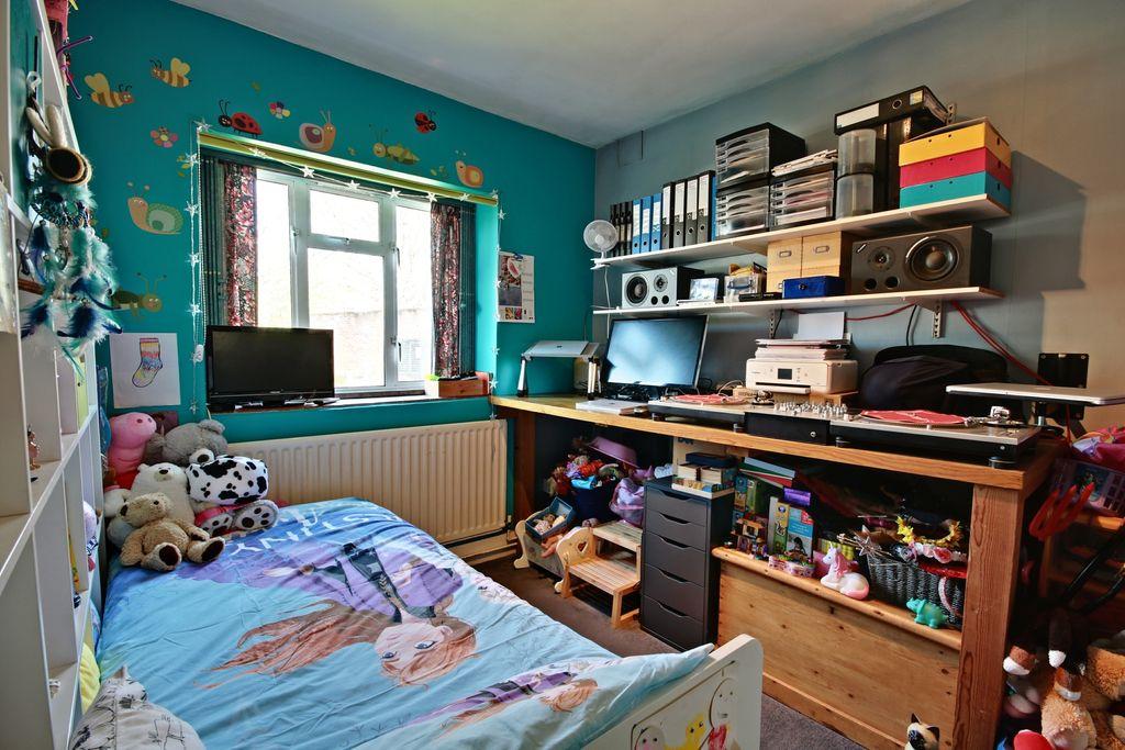 Bedroom 2 (Double)