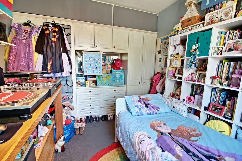 Bedroom 2 (Double)
