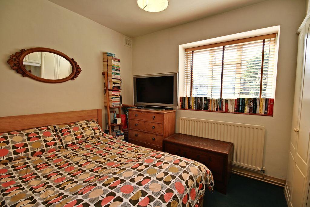 Bedroom 1 (Double)