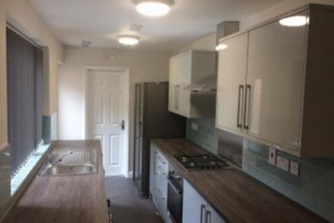 4 bedroom terraced house to rent, Colchester Street, Coventry - £120 pppw