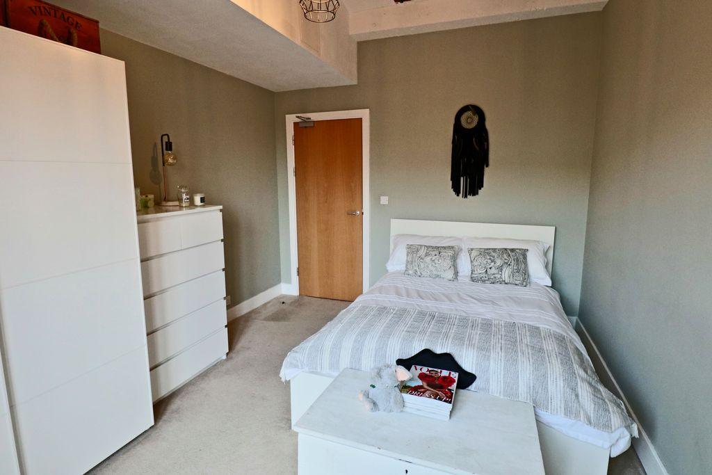 Bedroom 1 (Double)