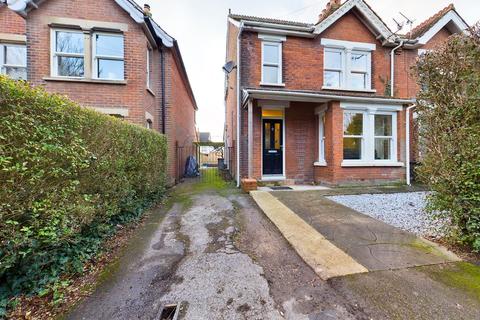 2 Charnwood Road, Salisbury, SP2 7HT