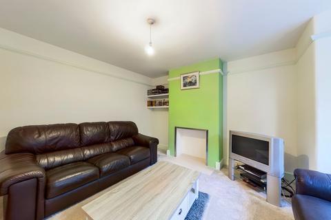 2 Charnwood Road, Salisbury, SP2 7HT