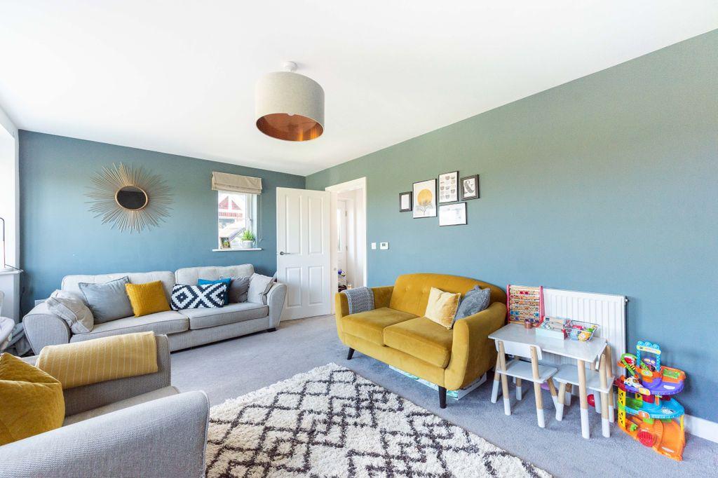 Redwing Fields, Shrewsbury SY2 5SZ 3 bed semidetached house £240,000