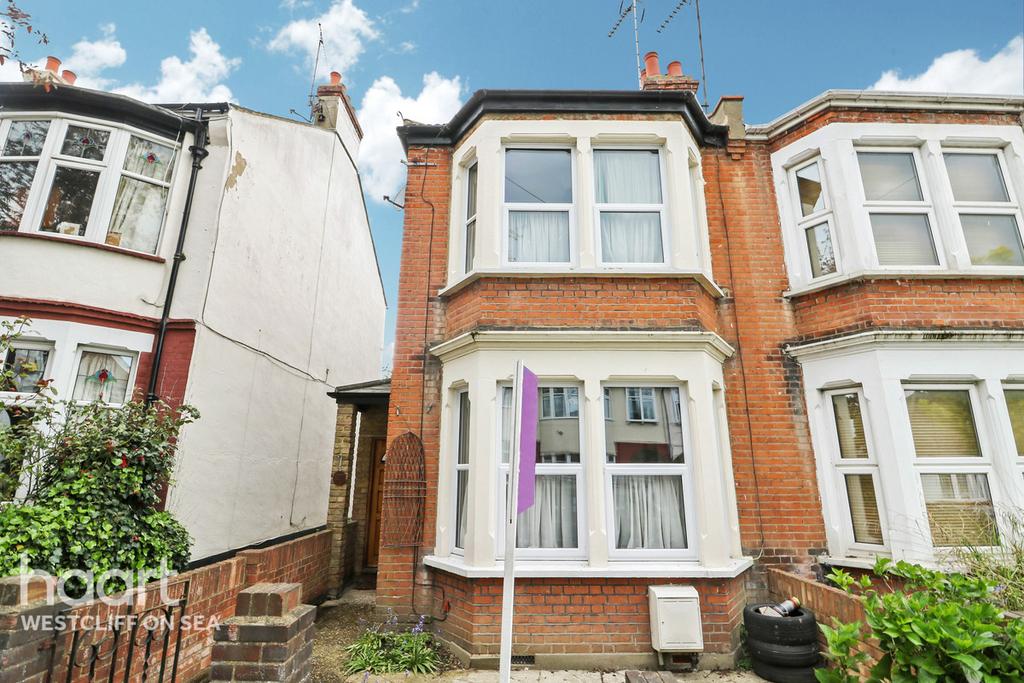 Sandown Avenue, WestcliffOnSea 3 bed semidetached house £350,000