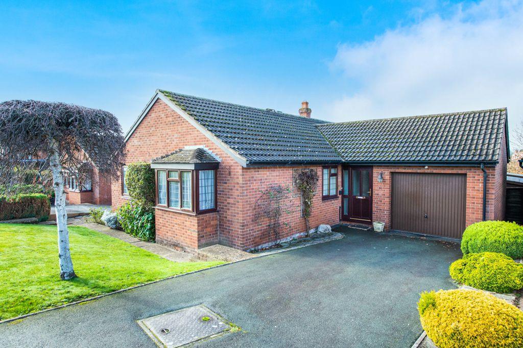 Falcons Way, Shrewsbury SY3 8ZG 3 bed bungalow £305,000