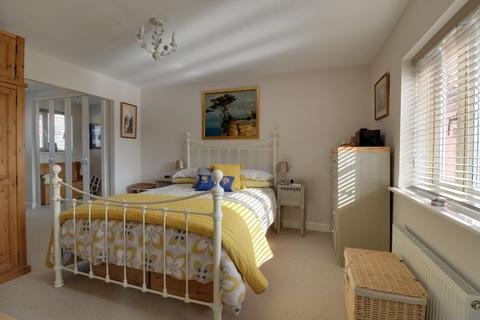 3 Faraday Walk, Colsterworth, Grantham, NG33 5GB